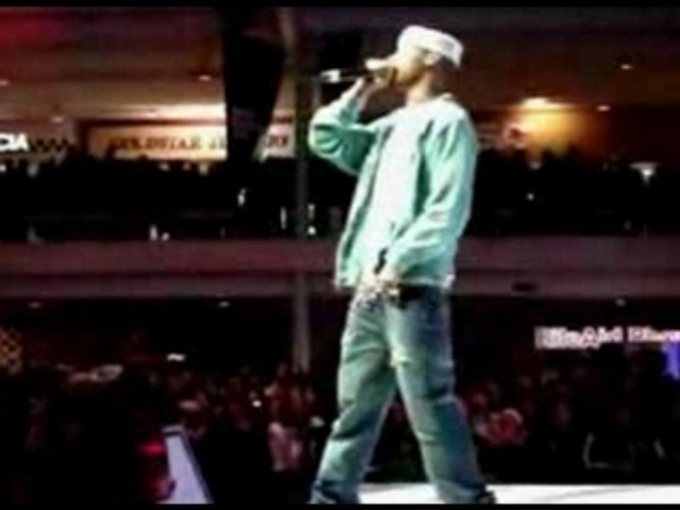 performs air force one 1 them song
