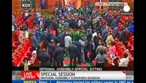 فوضى وعراك بالأيدي في البرلمان الكيني بسبب مشروع قانون أمني
