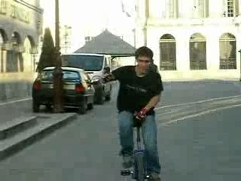 Les Monocycleurs In Chalons