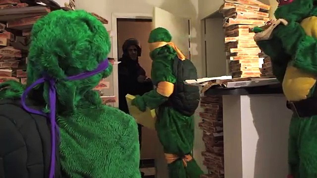 Pizza (Rémi GAILLARD) BY place 2 Hina khan