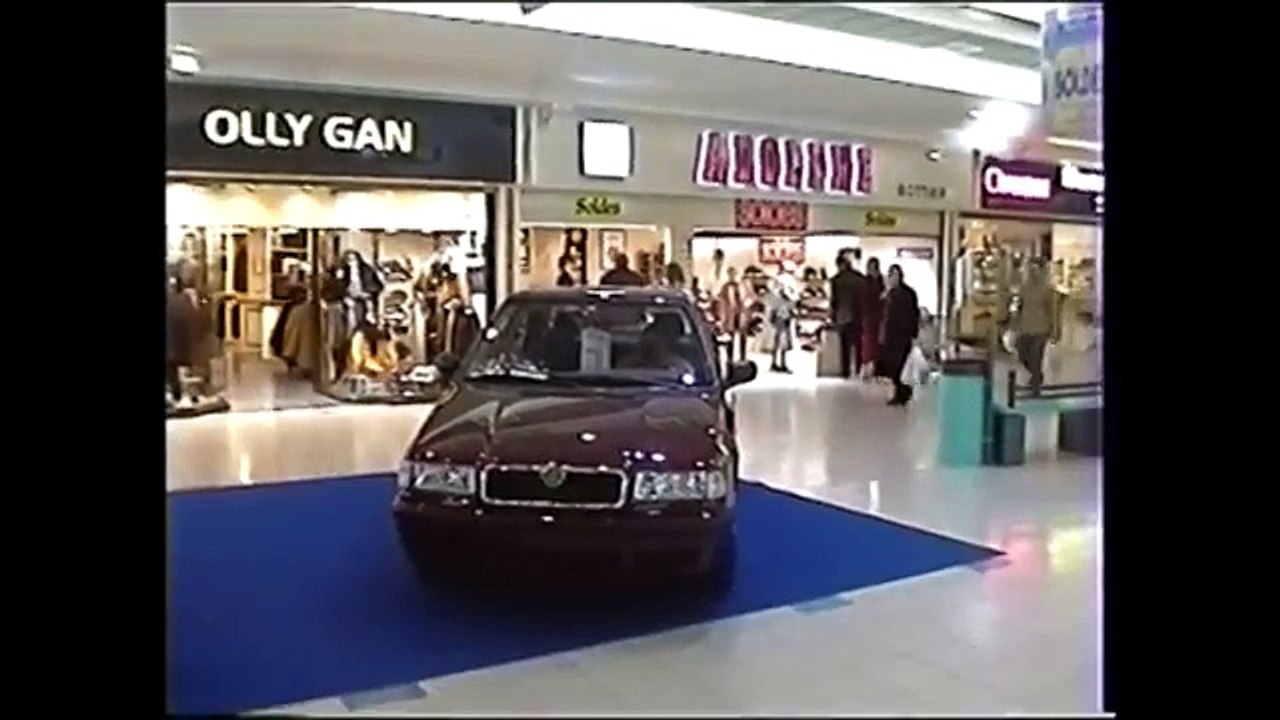 Sleeping at the wheel (Rémi GAILLARD) BY place 2 Hina khan