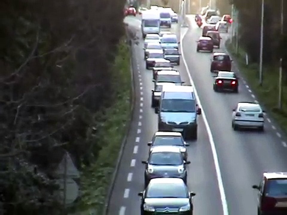 The snail (Rémi GAILLARD) BY place 2 Hina khan