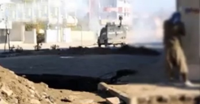 Şırnak'ta Silahlı Kişiler Polis Aracını Taradı