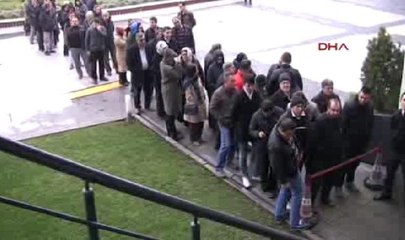 İndirimli mallara uzun kuyruklar