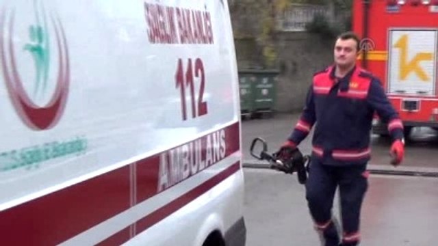 Evinde Mahsur Kalan Yaşlı Kadını İtfaiye Kurtardı
