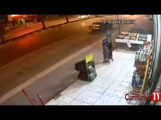 Aşırı sürat yapan aracın kaza anı güvenlik kamerasında