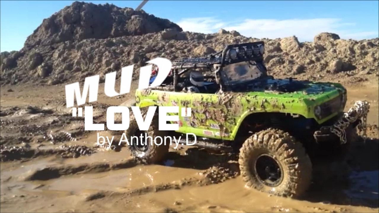 "MUD LOVE" Customized AXIAL SCX10 DEADBOLT MUD BOGGING