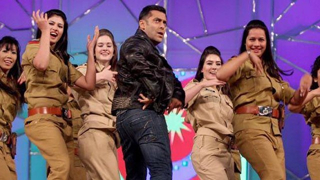Salman Khan ROCKS Big Star Entertainment Awards 2014