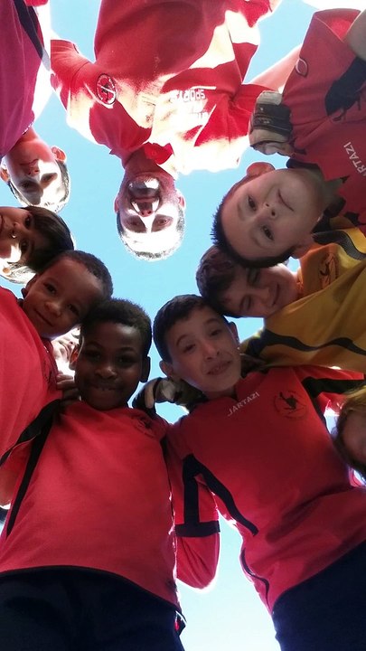 CRI DE JOIE DES DEBUTANTS