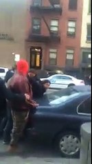 Policias de Nova York batem em menino negro de 12 anos