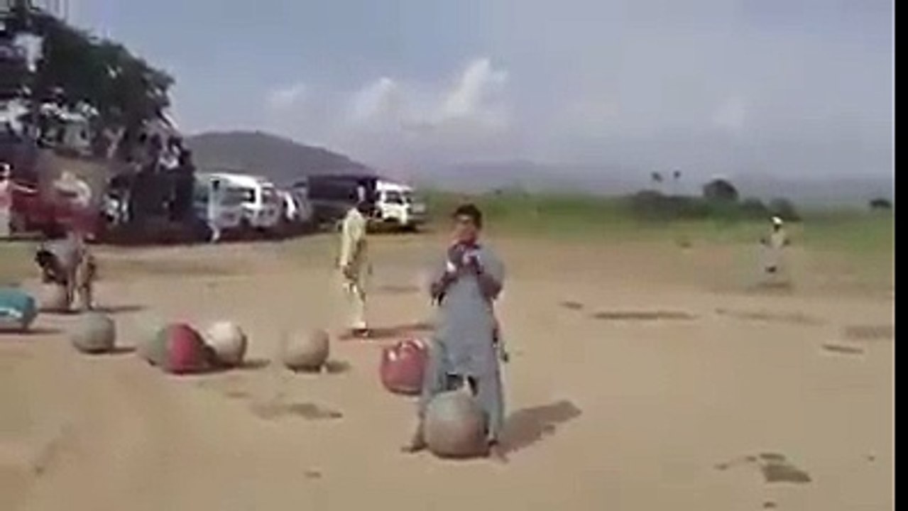 واہ بچے کی جان چیک کرو ۔ جیو جوان ,,,!!