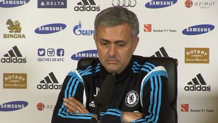 Gaffe Mou, suona il cellulare in conferenza stampa