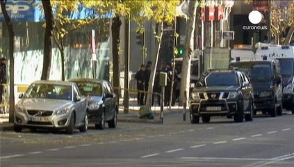 Autóval ment neki a spanyol kormánypárt központjának egy férfi