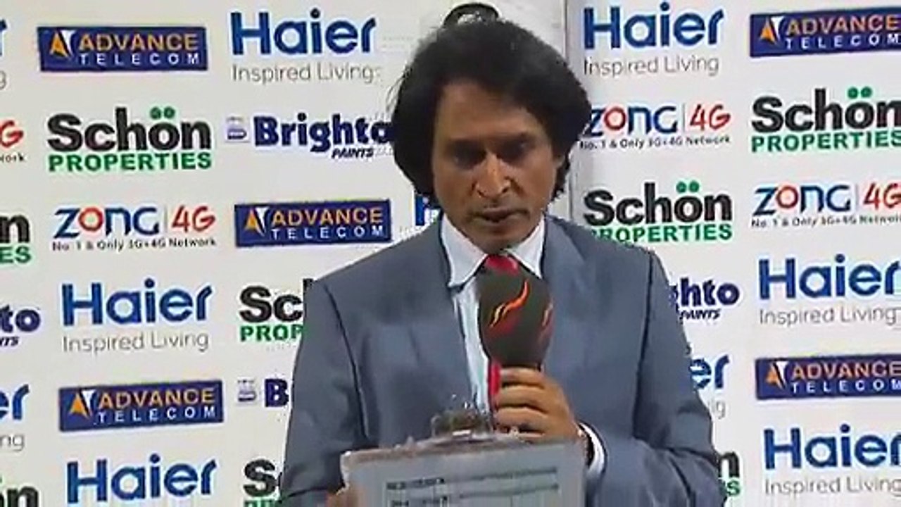Shahid Afridi don't shake hand in Pakistan v New Zealand 4th ODI,