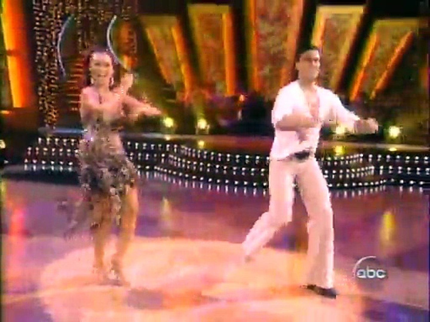 Tia Carrere & Maksim Chmerkovskly - Samba - video Dailymotion