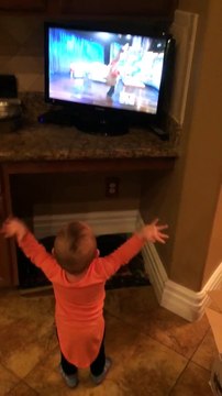 Baby Girl Gets Super Excited over Ellen's Reindeer (Video) - Daily Picks and Flicks