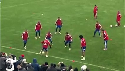 Amazing One Touch Football In Bayern Training!