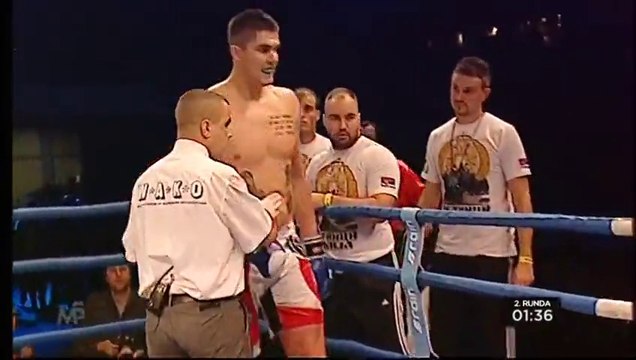 Former NBA player Darko Milicics Kickboxing Debut : violent injury
