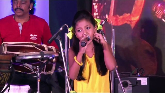 Alka Yagnik as 'Maha Guru' in 'Sa Re Ga Ma Pa L'il Champs' 5