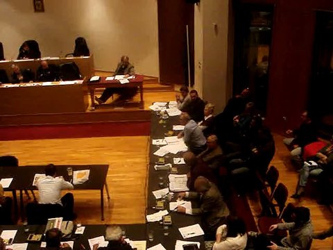 Δημοτικό συμβούλιο 18-12-2014. Ο δικηγόρος του ΕΣΚΕΔΑ τοποθετείται για τον κανονισμό κοινοχρήστων χώρων του Δήμου - Α' μέρος'.