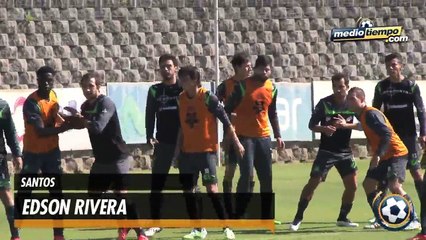 Jóvenes 'Guerreros' ven a Oswaldo como un ídolo