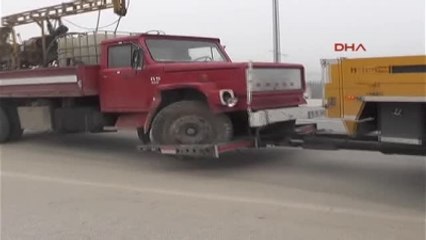 U.ü. Amerikan Futbol Takımı'nı Taşıyan Otobüs Kamyonete Çarptı