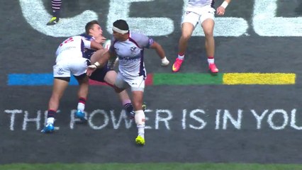 Le tampon parfait de Martin Iosefo sur Gavin Lowe