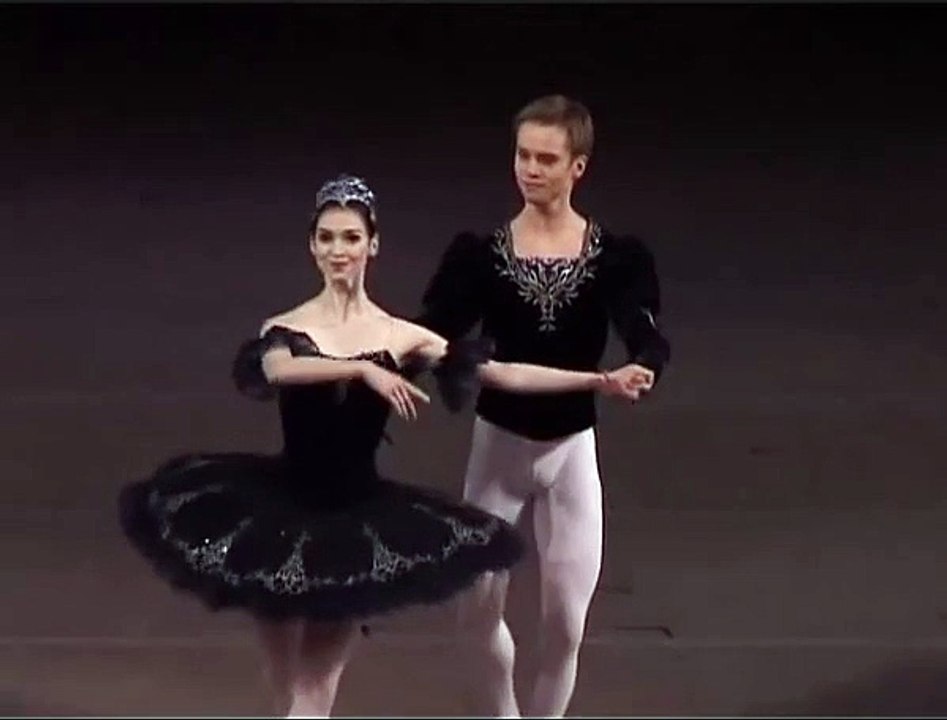 Olesya Novikova, Leonid Sarafanov - Grand Pas Classique