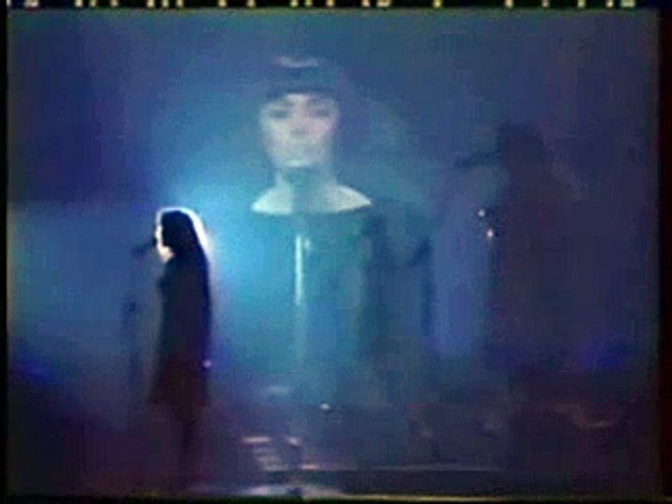 Mireille Mathieu  -  les trois Cloches (Palais Des Congés  1990)