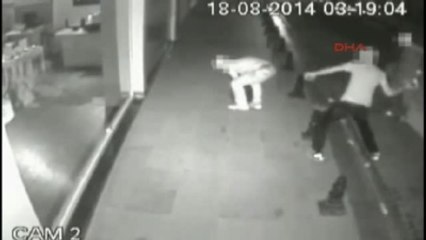 Camı Taşla Kırıp İşyerini Talan Ettiler