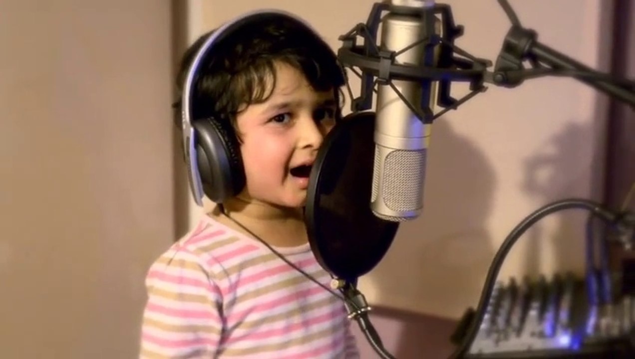 3 years old little baby singing sun rha ha na to