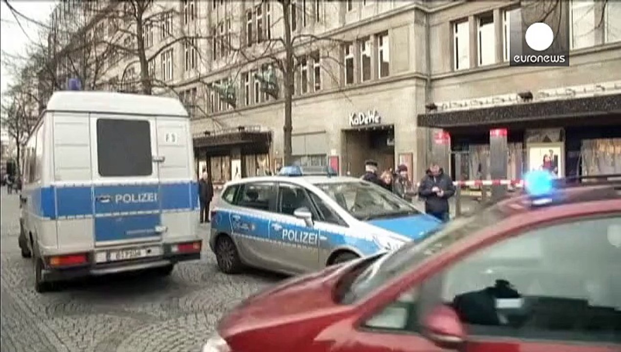 Maskierte überfallen juwelier im berliner kadewe