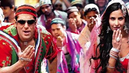 Salman & Akshay's FUGLY Fight - By Bollywood Flashy