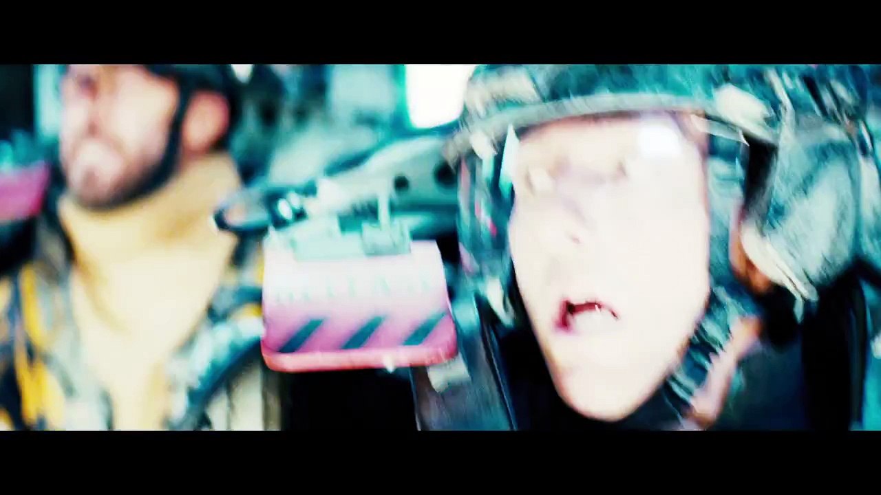 Edge of Tomorrow - Official Trailer