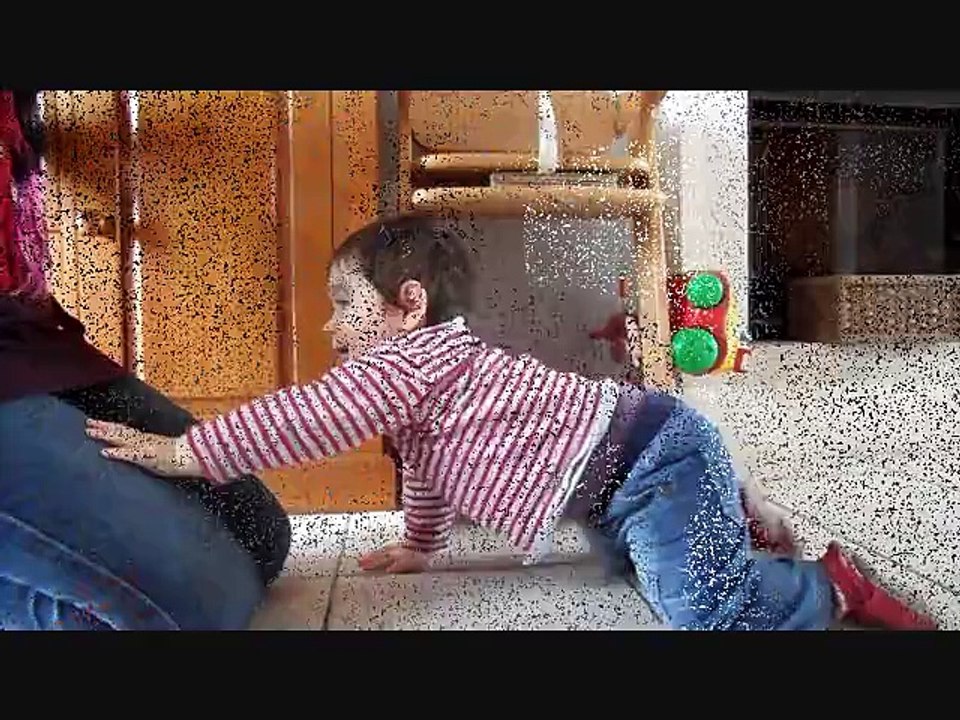 Gabriel découvre la maison_0002