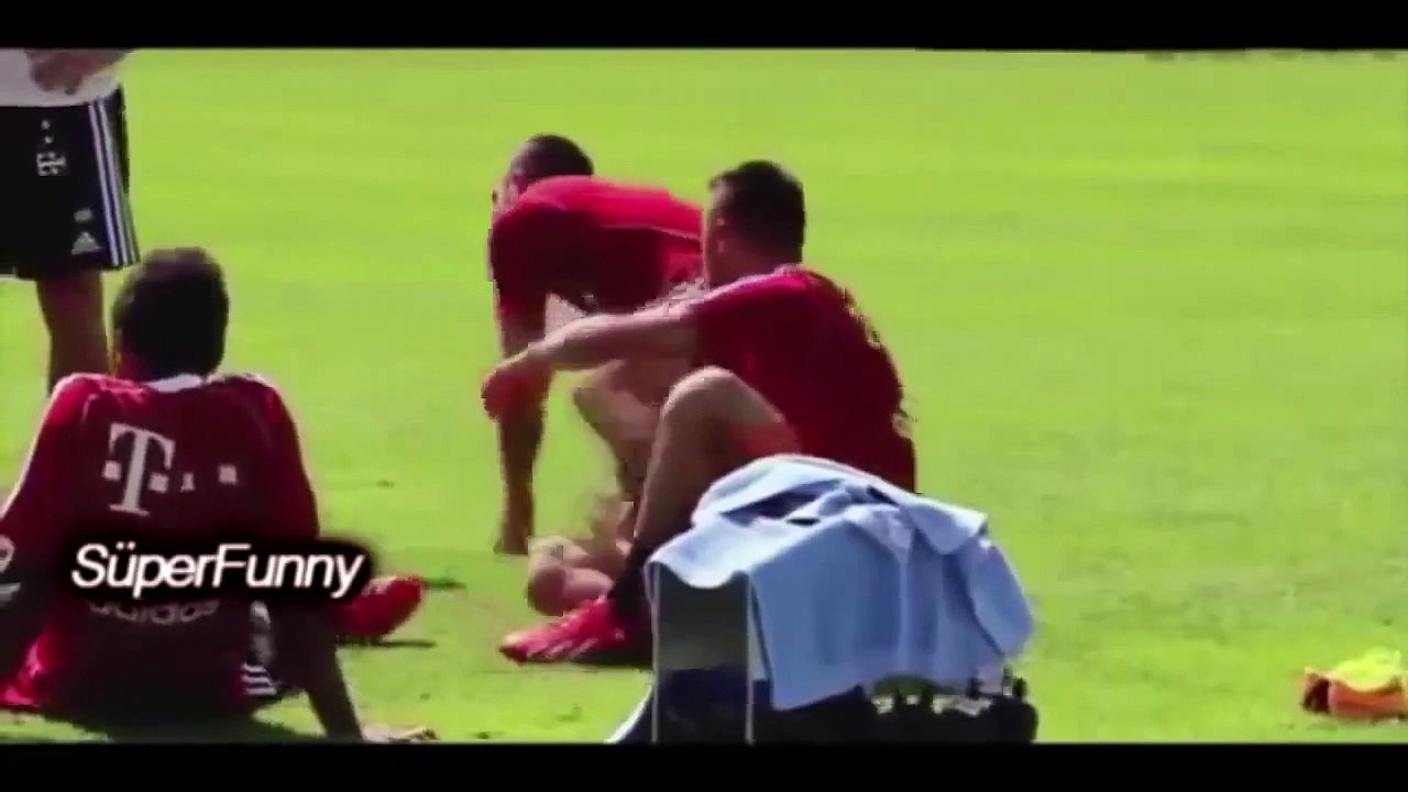 (FUNNY VIDEOS) - Funny Football Moments Best Fails,Bloopers,Funny Footballer