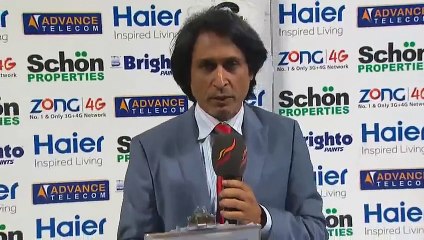 Shahid Afridi don&#039;t shake hand in Pakistan v New Zealand 4th ODI, Presentation Ceremony - Video