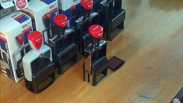 changer-cassette-d'encrage-colop-2360