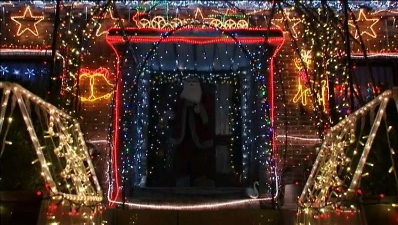 Pour Noël, un Allemand décore sa maison avec 400 000 lumières
