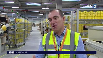 Noël : les entrepôts et les centres de tri croulent sous les colis