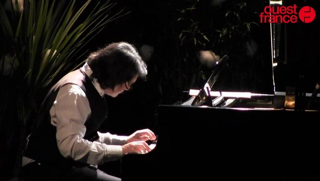 Maxence Cyrin en concert à Un Soir en Hiver à Saint-Lô