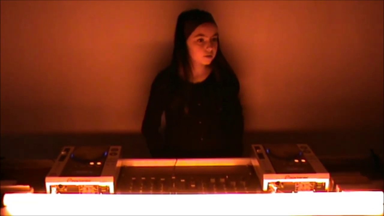 Dj Eva mix pour l'ouverture de son site internet