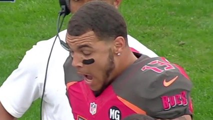 Messing with Mike Evans' eye