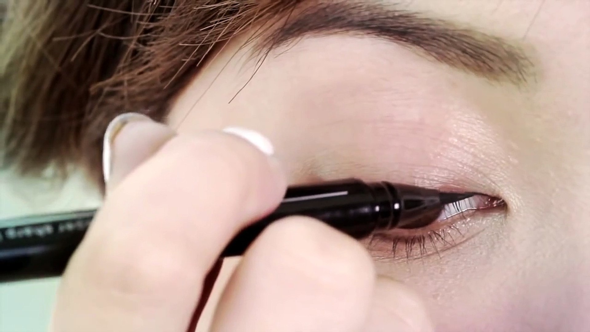 Easy Ways to Use Liquid Liner - video Dailymotion