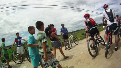 Pedal Solidário, Academia Cunzolo, Taubike, Taubaté, Tremembé, SP, Brasil, Papai Noel, Amigos, Trilha solidária, Várzea, Jardim Maracaibo (56)