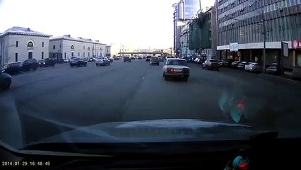 Rus Kızları Nasıl Araba Park ederler ?