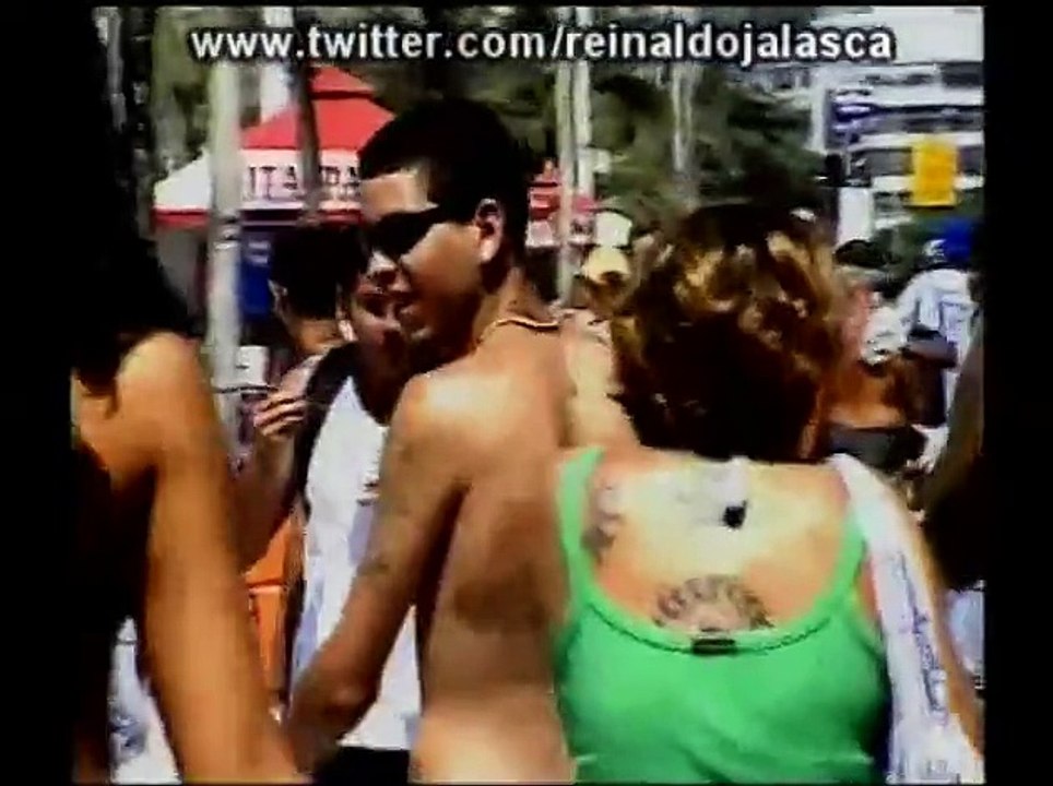 BUNDUDAS EM PRAIA CARIOCA