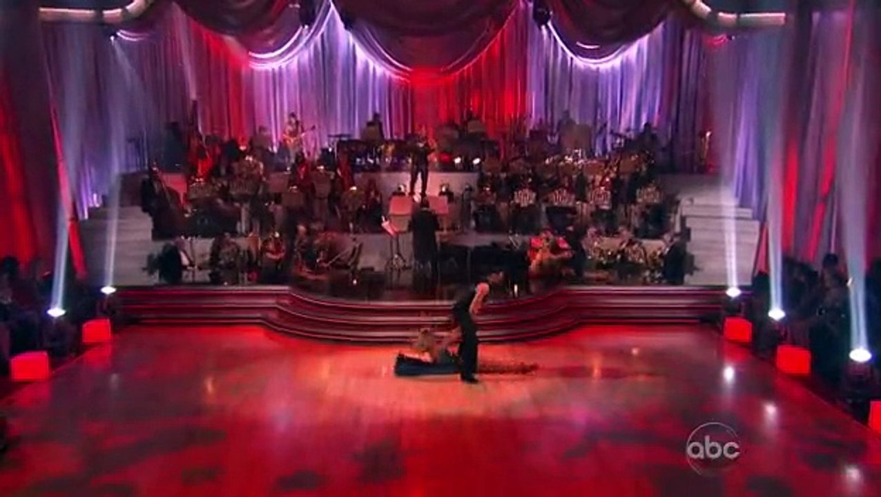 David Garrett & The Dance Troupe - 'Walk This Way'