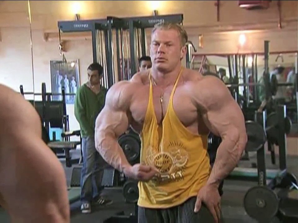 Dennis Wolf Gym Pumpin and Flexin