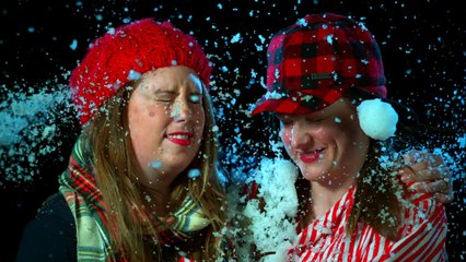 Descargar video: Bataille de boules de neige en slow motion : joyeuses fêtes à tous!!!